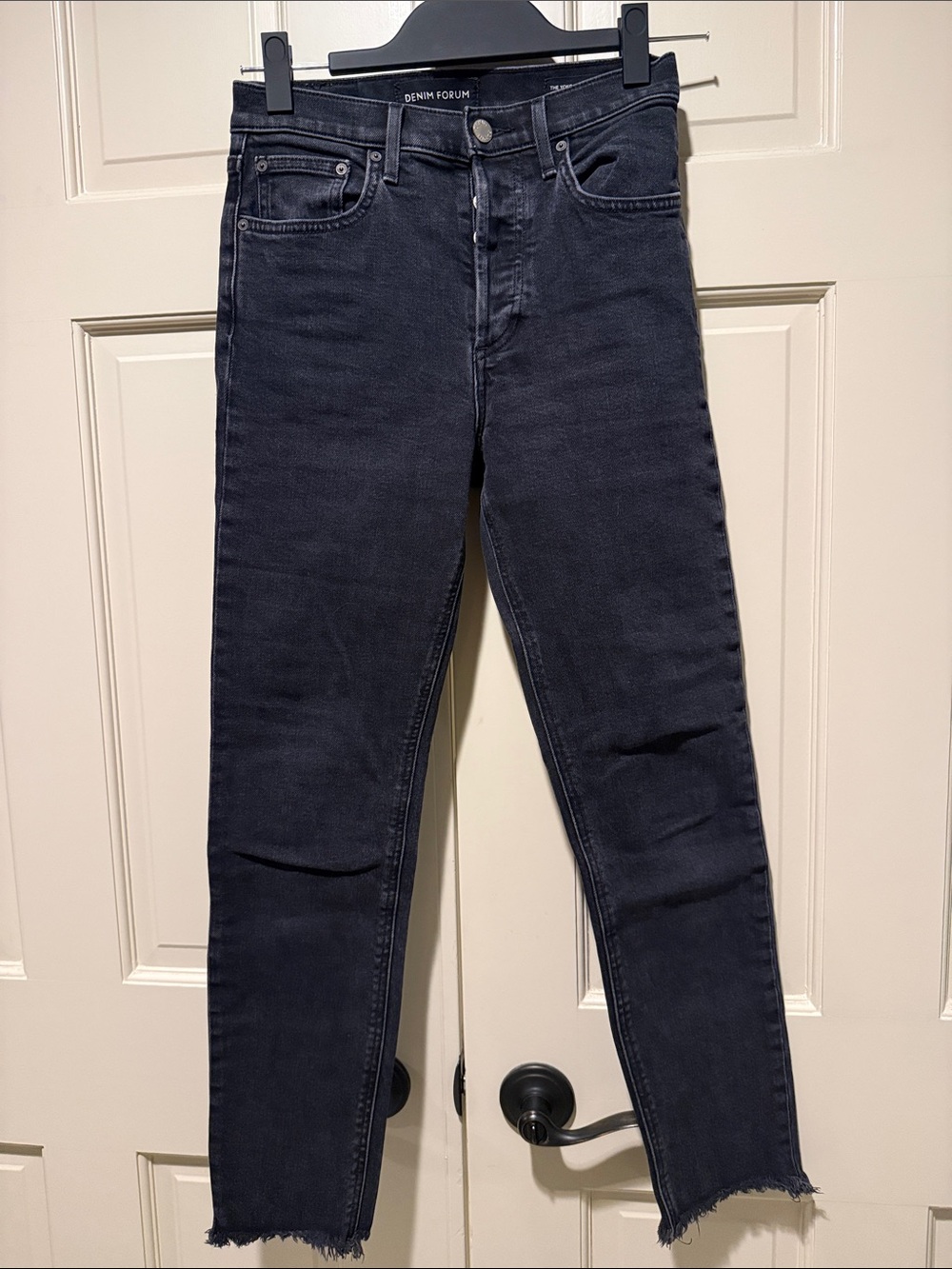 Denim Forum Black High-Rise Skinny Jeans with Raw Hem - size 25